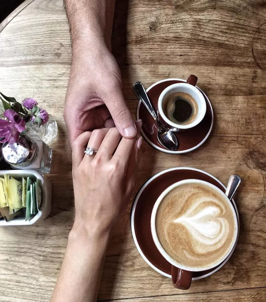 How to Tell Family and Friends You’re Engaged, According to the Pros